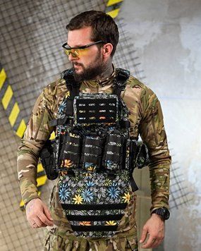 Плитоноска 4 быстрых сброса с напашником NETFLIX VTM ПП 93118 VOENTORGZSU